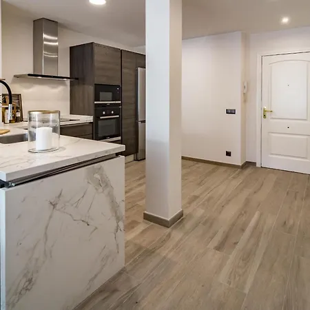 Apartment Pr- Stunning Flat Front Line Puerto Banus