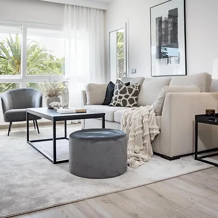 Pr- Stunning Flat Front Line Puerto Banus Apartment