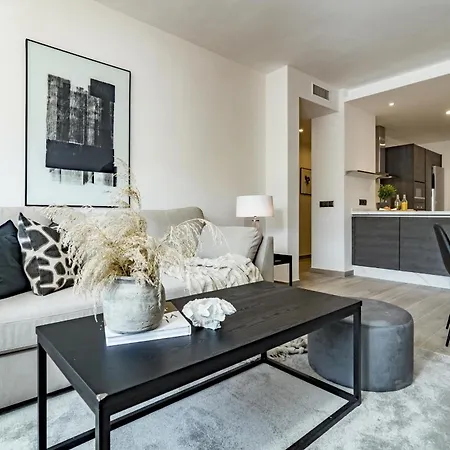 Pr- Stunning Flat Front Line Puerto Banus Apartment